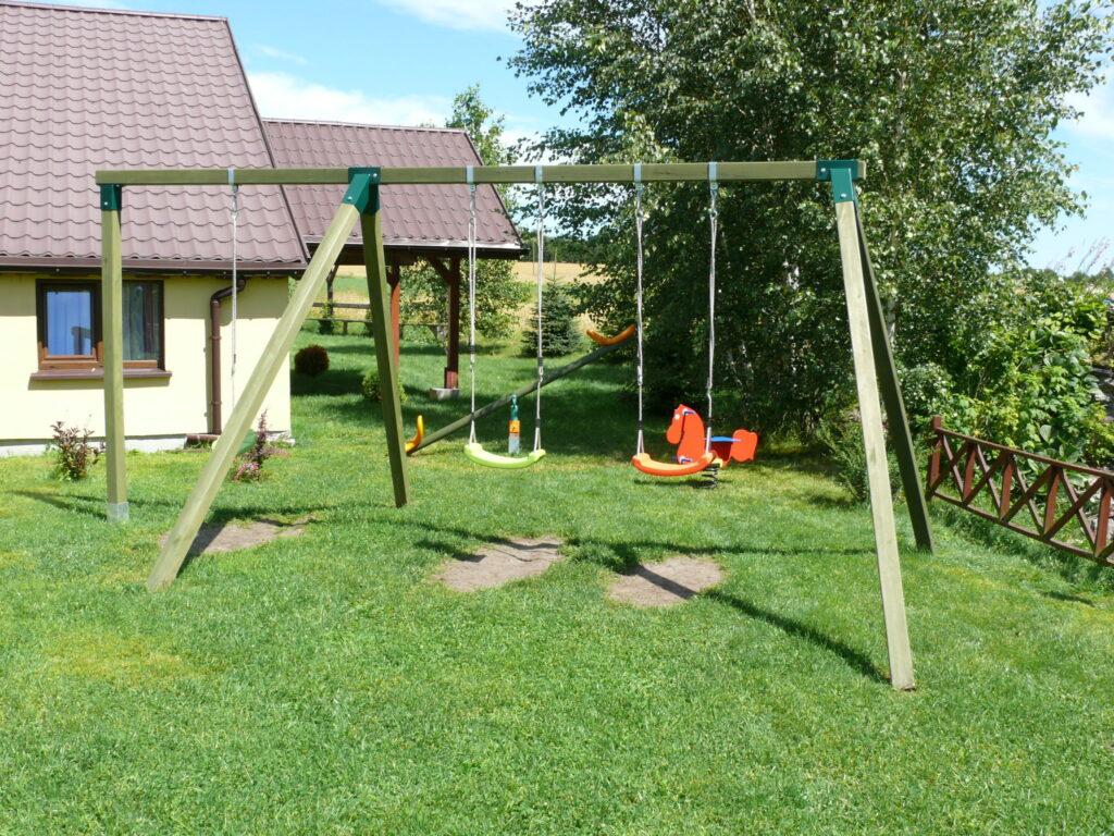 Plac zabaw huśtawka